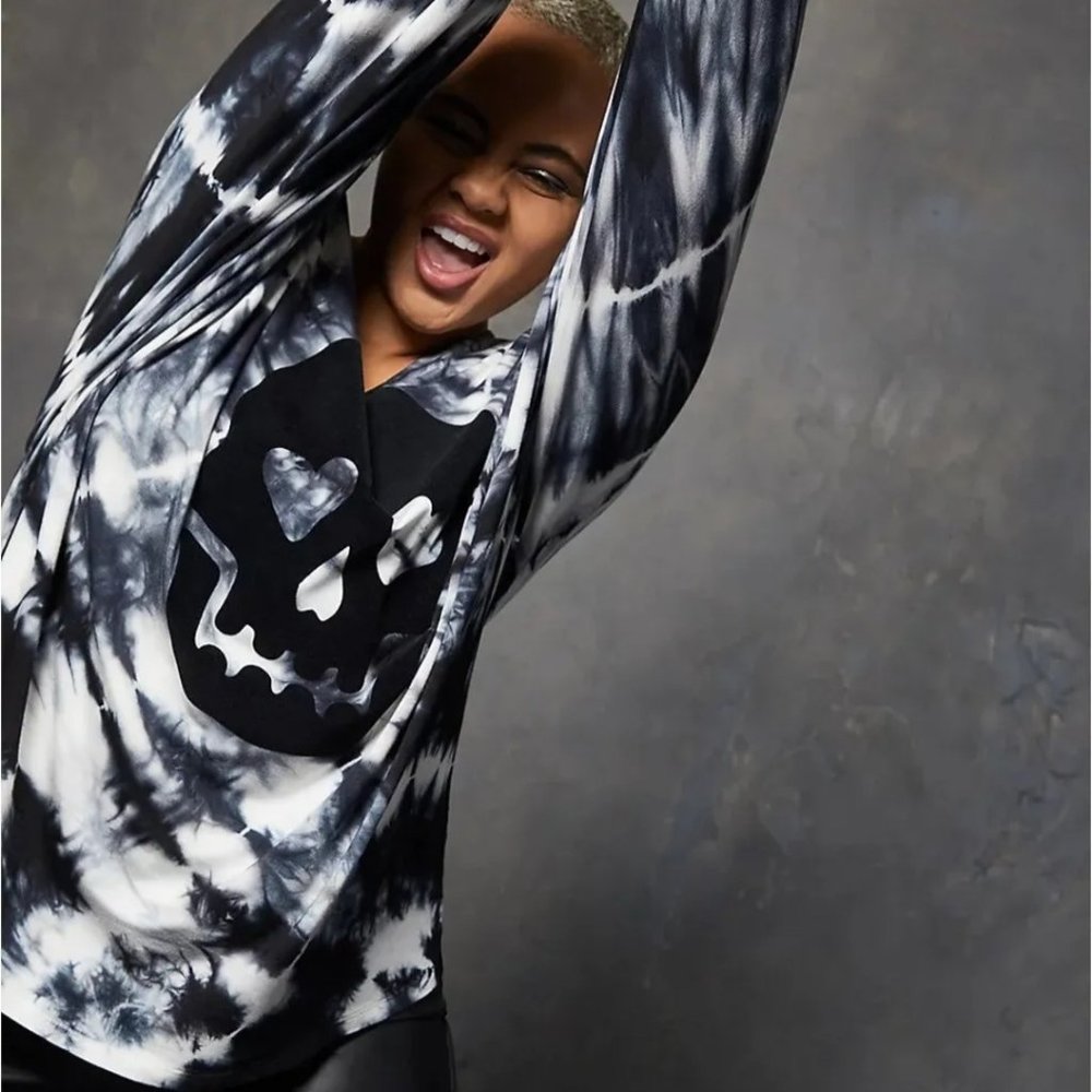 Torrid Lovesick Black White Tie Die Skull Soft Long sleeve sz 1 14 16